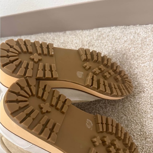 Coconuts by Matisse White Lace-Up Ankle Boots - Picture 3 of 3